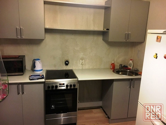 Сдается 1-комнатная квартира (36 кв.м) в отличном состоянии, первая сдача Адрес: микрорайон Текстиль Донецк - изображение 2