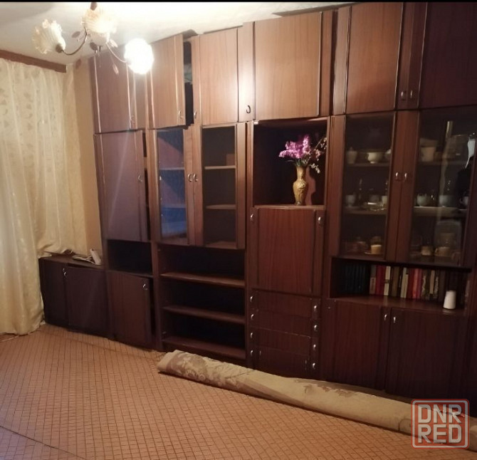 Сдаю двухкомнатную квартиру 48 м² этаж 4/9. город Донецк, Будённовский район, ул. Независимости. Донецк - изображение 1