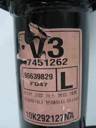 Передние амортизаторы на Chevrolet Epica 96639830, 96639829 Макеевка