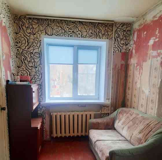 Район: Ленинский Ориентир: Солнечный Опрятная двухкомнатная квартира, находится на 3 этаже 5-ти этаж Донецк