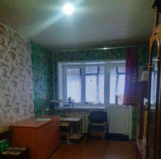 Район: Ленинский Ориентир: Солнечный Опрятная двухкомнатная квартира, находится на 3 этаже 5-ти этаж Донецк