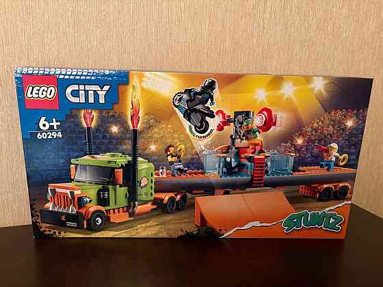 Новый Конструктор LEGO City 60294 Грузовик для шоу каскадёров Донецк
