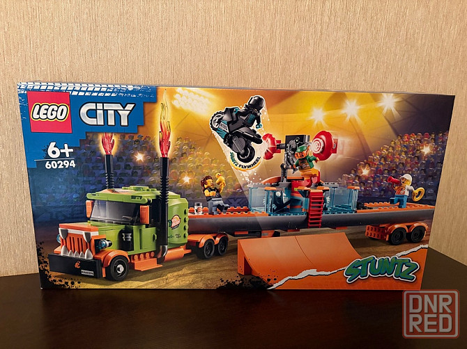 Новый Конструктор LEGO City 60294 Грузовик для шоу каскадёров Донецк - изображение 1