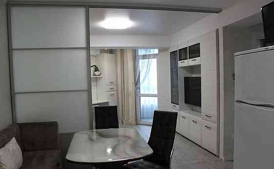 Сдаю двухкомнатную квартиру 49.0 м² этаж 3/5 город Донецк, Ленинский район, Цирк Донецк