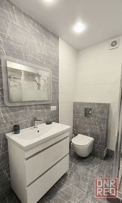 Сдаю двухкомнатную квартиру 49.0 м² этаж 3/5 город Донецк, Ленинский район, Цирк Донецк - изображение 2