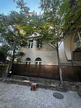 Предлагается в аренду 2-хэтажный дом под уютные «тихие» офисы! Ворошиловский район ! Донецк