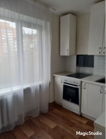 Продается крупно габаритная 1к, с двумя балконами в центре на дзержинского Донецк