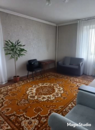 Продается крупно габаритная 1к, с двумя балконами в центре на дзержинского Донецк