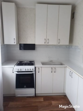 Продается крупно габаритная 1к, с двумя балконами в центре на дзержинского Донецк