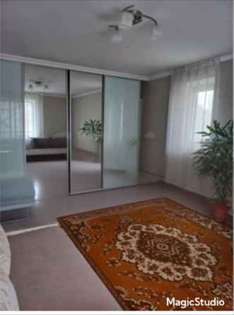 Продается крупно габаритная 1к, с двумя балконами в центре на дзержинского Донецк