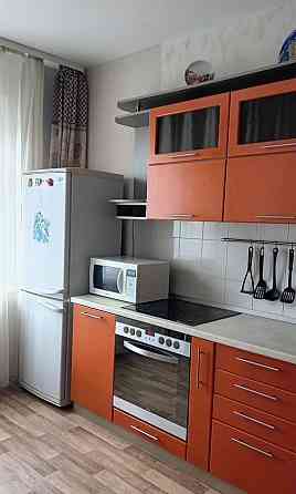 Сдаю двухкомнатную квартиру 64.0 м², город Донецк, Калининский район, Бульвар Шевченко, ориентир Мед Донецк