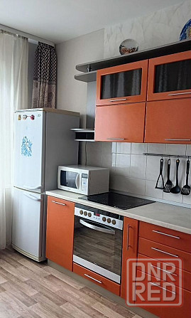 Сдаю двухкомнатную квартиру 64.0 м², город Донецк, Калининский район, Бульвар Шевченко, ориентир Мед Донецк - изображение 2