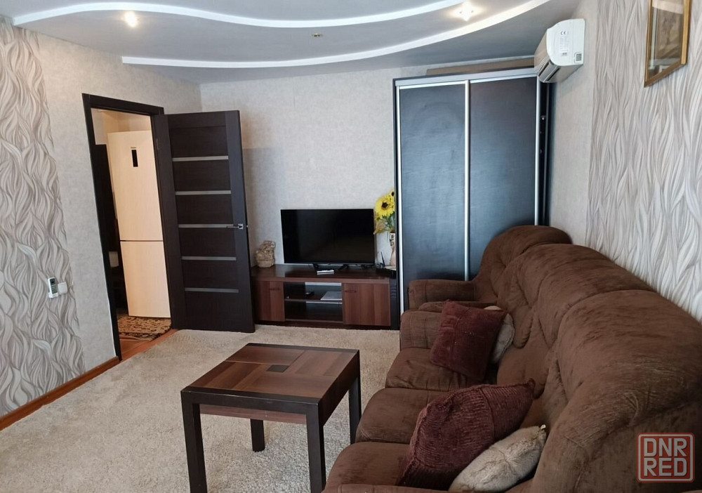 Сдаю однокомнатную квартиру 35.0 м² этаж 1/5 город Донецк, Ворошиловский район, улица Челюскинцев, о Донецк - изображение 1