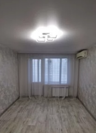 Продается 1к с евро ремонтом на площади буденного,ул. октября Донецк