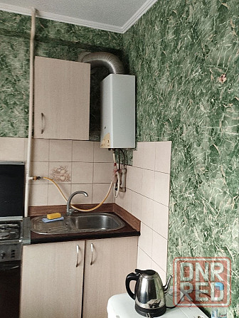 Сдам 1ком Текстильщик ул Петровского д 100 4/5 вода холодная и горячая с колонкой,все есть Донецк - изображение 4