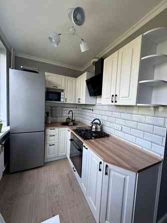 Сдается Двухкомнатная квартира Район: Калининский район (ориентир мед. институт) Донецк