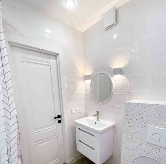 Сдается: Однокомнатная квартира! Этаж: 4/9 Район: Кировский (рядом с Ленинским проспектом) Донецк