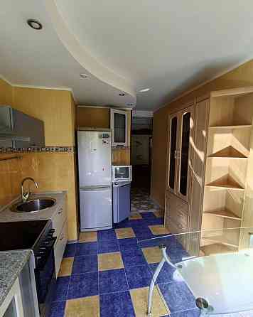 Сдаю двухкомнатную квартиру 54.0 м² этаж 3/5 город Донецк, Куйбышевский район, площадь Бакинских Ком Донецк