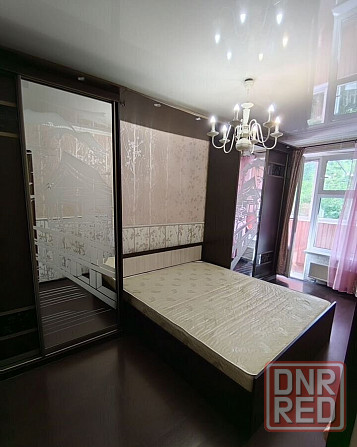 Сдаю двухкомнатную квартиру 54.0 м² этаж 3/5 город Донецк, Куйбышевский район, площадь Бакинских Ком Донецк - изображение 2