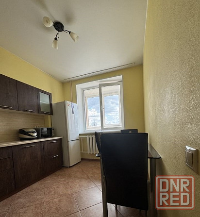 Сдается однокомнатная квартира с хорошим косметическим ремонтом на 8ом этаже 9тиэтажного дома в Куйб Донецк - изображение 1