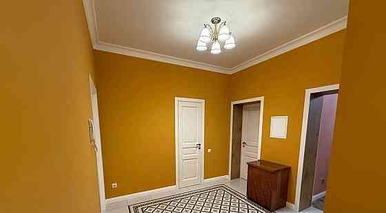 Сдается просторная двухкомнатная квартира в Калининском районе. 3 этаж. Донецк