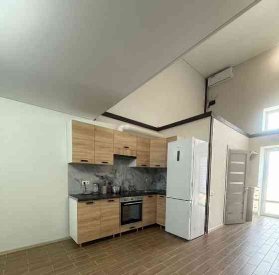 Сдаю двухкомнатную квартиру 65.0 м² этаж 1/5. в Калининском районе, по проспекту Ильича. Донецк