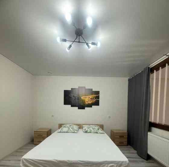 Сдаю двухкомнатную квартиру 65.0 м² этаж 1/5. в Калининском районе, по проспекту Ильича. Донецк