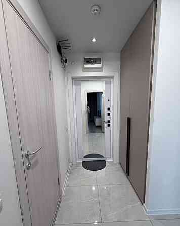 Сдается однокомнатная квартира с дизайнерским ремонтом на 7ом этаже многоэтажного дома в Калининском Донецк