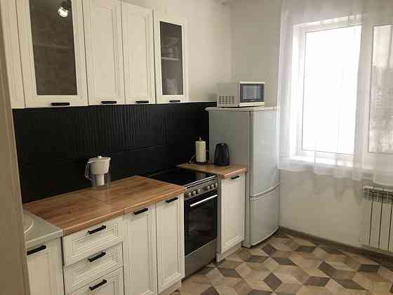 Сдам двухкомнатную квартиру в Калининском р-не, медицинский университет Донецк