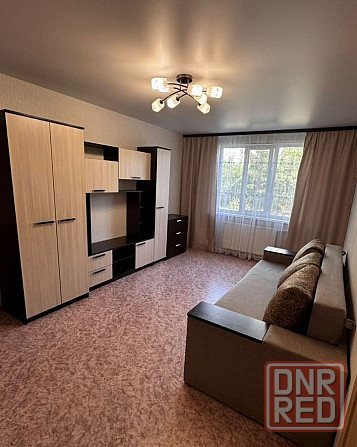 Сдаю однокомнатную квартиру 40.0 м² этаж 1/9 город Донецк, Куйбышевский район, Офицерский проспект, Донецк - изображение 1