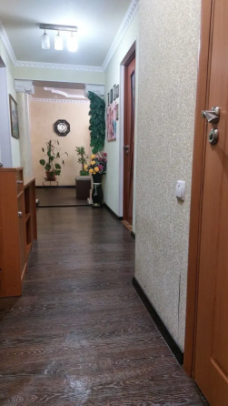 Продам 4-х комнатную квартиру Ждановка