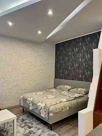 Сдается 1-комнатная квартира в Ворошиловском районе Ориентир: Грин Плаза Площадь квартиры: 28 м² Ст Донецк