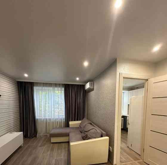 Сдаю двухкомнатную квартиру 41.0 м² этаж 1/5. Сдаётся 2-х комнатах квартира. Район Будёновский. Донецк