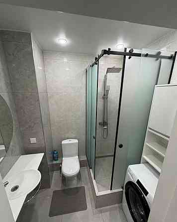 Сдается: Однокомнатная квартира-студия Этаж/дом: 4/9 Район: Кировский Площадь квартиры: 30 м² Донецк