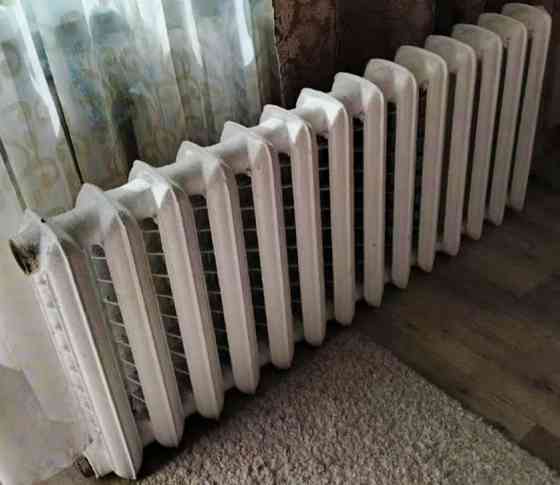 Батареи чугунные , 14 секций. Донецк