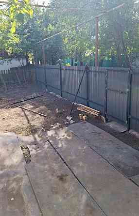 Дом 60,4 кв.м., шлакоблок, высота потолка 2.5м., 2 комнаты (раздельные) Макеевка