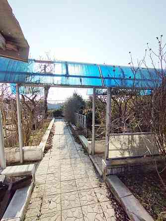 Продаётся небольшой дом в селе Виноградное. Мариуполь