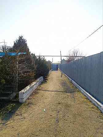 Продаётся небольшой дом в селе Виноградное. Мариуполь