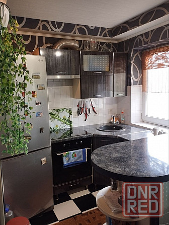 Сдается 1-комнатная квартира-студия, 5 этаж из 9. г. Донецк, Пролетарский район, Донецк - изображение 1