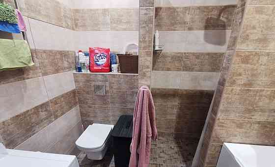 Сдается: Однокомнатная квартира Этаж: 5/9 Район: Калининский, на Шанхае Площадь квартиры: 42м² Донецк