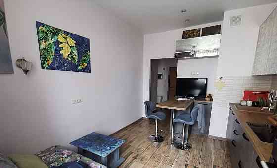 Сдается: Однокомнатная квартира Этаж: 5/9 Район: Калининский, на Шанхае Площадь квартиры: 42м² Донецк