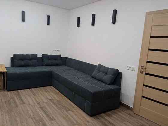 Сдаётся 2кв.в Будённовском районе ориентир Караван.3/5 этаж.Площадь квартиры 48кв.м. Донецк