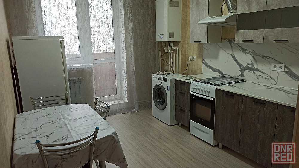 Сдаётся: однокомнатная квартира. Буденновский район , майский рынок Этаж: 2 Площадь: 35 кв.м Донецк - изображение 2