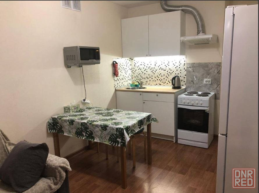 Сдам на долгий срок квартиру-студию 20 м². Ворошиловский район , крытый рынок Донецк - изображение 2