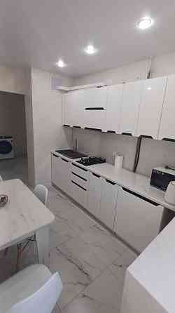 Сдаётся трёхкомнатная квартира в Будёновском районе Донецка. Донецк