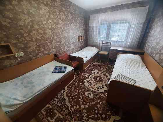 Сдается трехкомнатная квартира на 2 этаже, находится в Петровском районе. Донецк