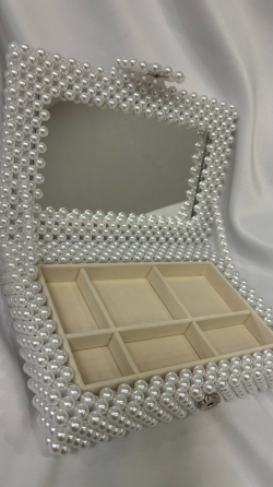 Шкатулка для украшений из бусин Шахтерск