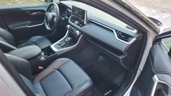 Toyota RAV4 Hybrid XSE 2022г. Донецк