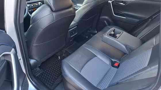 Toyota RAV4 Hybrid XLE 2022г. Донецк