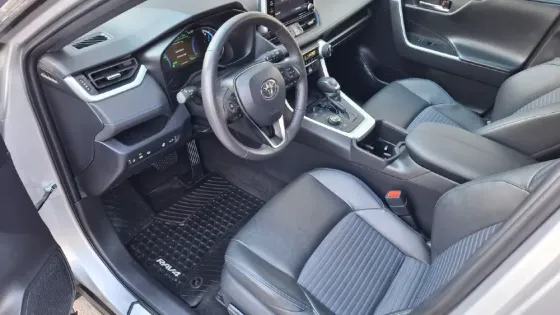 Toyota RAV4 Hybrid XSE 2022г. Донецк